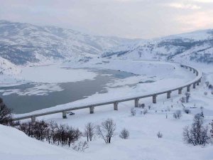 Murat Nehri Kısmen Buz Tuttu