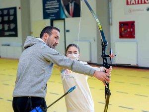 Mete Gazoz Okçuluk Merkezi Açıldı