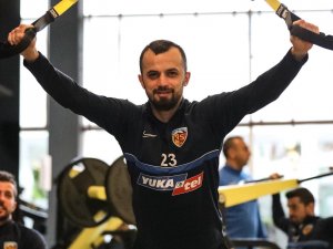 Kayserispor Kaptanı İ̇lhan Parlak: "Hedefimiz İlk 10 İçinde Olmak"