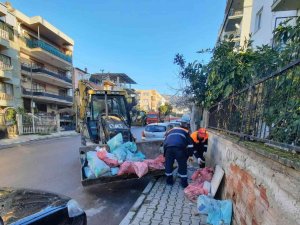 Bayraklı’da Bir Yılda 13 Bin Ton Moloz Toplandı