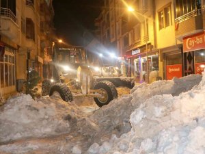 Son 50 Yılın En Yoğun Karının Yağdığı Havza’da Gece-gündüz Mücadele