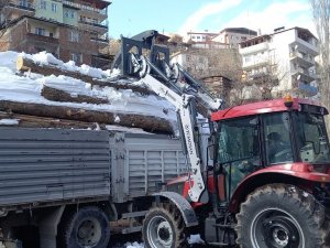 Bir Ay Sonra Ekmek Teknesi Kamyonuna Kavuşmanın Mutluluğunu Yaşadı