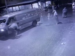Büyükçekmece’de Aileler Arasında Taşlı Sopalı Kavga Kamerada: 3 Yaralı