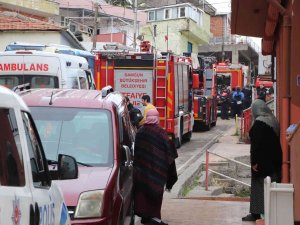 Boş Evde Çıkan Yangında 1 Kişi Dumandan Etkilendi