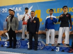 Eyyübiyeli Sporcular Madalyalarla Döndü