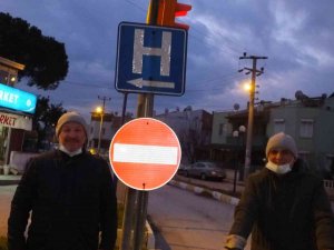 Burhaniye’de Tepkiye Neden Olan Tabela Onarıldı