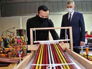 Türk El Sanatları Kursunu Tamamlayan Kursiyerlere Sertifikaları Verildi