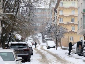 Başkentliler Güne Karla Uyandı