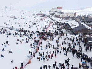 Erciyes’e Ziyaretçi Akını, Hafta Sonunda 85 Bin Kişi Ziyaret Etti