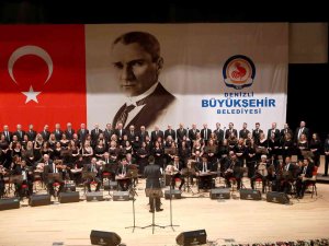 105 Kişilik Koronun Seslendirdiği Eserler Dinleyenleri Mest Etti