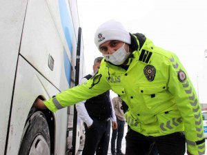 Emniyet Ekipleri Şehirlerarası Otobüsleri Denetledi