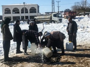 Diyarbakır’da Besicilere Tankerlerle Su Taşındı