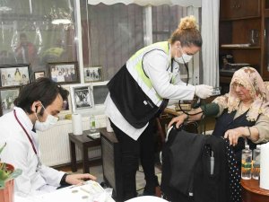 2021’de 821 Yaşlıya Toplamda 5 Bin 66 Kez Evde Sağlık Hizmeti Verildi