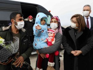 Taburcu Olan Minik Asiye Memleketi Gaziantep’e Döndü