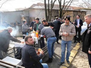 Başkan Sezer’den Karla Mücadele Ekiplerine Balık Ekmek