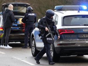 Almanya’da İki Polisi Öldüren Zanlılar Tutuklandı