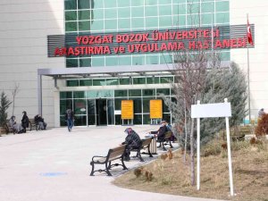 Hastaneye Tedavi İçin Getirildi, Yangın Merdiveninde Donarak Öldü