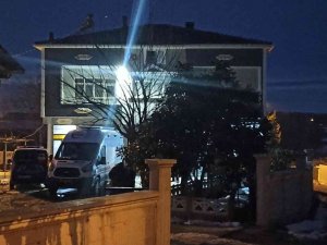 81 Yaşındaki Kadın Çatı Katında Asılı Bulundu