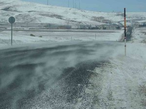 Ardahan’da Tipi Ulaşımı Olumsuz Etkiliyor