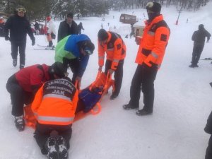 Gediz Murat Dağı Kayak Merkezi’ndeki Jak Timi Güven Veriyor