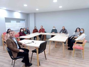 Çocuk Ve Gençler İçin Bir Araya Geldiler