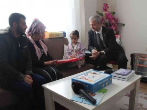 Minik Asiye’nin Yeni Evindeki İlk Ziyaretçisi Tahmazoğlu Oldu