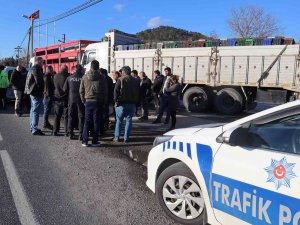 Kira Alamıyoruz Dediler, Kamyonlarla Benzinliğin Giriş Çıkışını Kapattılar