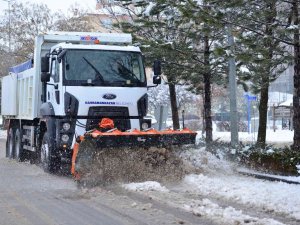 Kahramankazan’da Karla Mücadele Çalışmaları Sürüyor