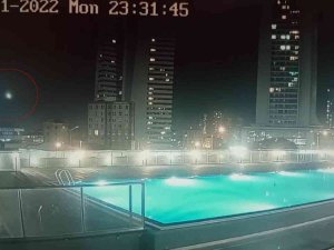 İ̇stanbul Semalarından Süzülen Göktaşı Kameralara Yansıdı