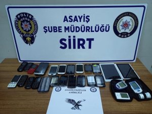 Polisin Dur İhtarına Uymayan Şüpheli Şahıs, Çaldığı Malzemeleri Atarak Kaçtı
