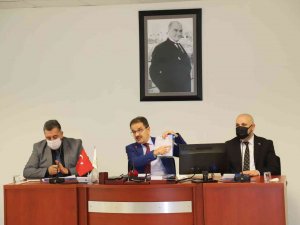 Çankırı Korona Virüs Vak’a Artışlarında İlk 10 İl Arasına Girdi, Vali Ayaz Vatandaşlara Seslendi: