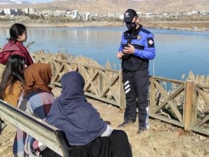 Cizre Polisi İletişim Yolu İle Dolandırıcılığa Karşı Esnafı Uyardı