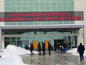 Hastanenin Yangın Merdiveninde Ölü Bulunan Kadın Toprağa Verildi