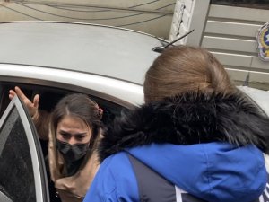 Şişli’de Kendisini Kaçıran Eşi Tahliye Edildi, Gözyaşlarını Tutamadı