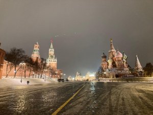 Moskova’da Kar Yağışı Kızıl Meydan’da Kartpostallık Görüntüler Oluşturdu