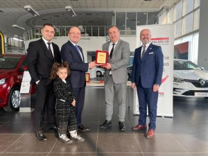 Başarılı Personel Ödüllendirildi