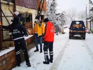 Kar Sebebiyle Ulaşıma Kapanan Köydeki Diyaliz Hastasının Yardımına Umke Yetişti