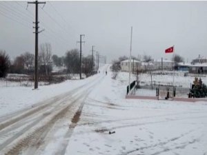 Balkanlardan Kar Yurda Giriş Yaptı: Edirne’nin Sınır Köyleri Beyaza Büründü