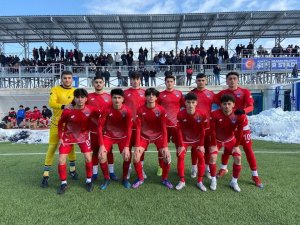 Kahramankazan Belediyespor U-18 Futbol Takımı Namağlup Şampiyon