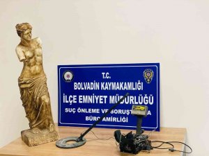Polis Baskınında Ele Geçirilen 1 Metrelik Heykelin Sahte Olduğu Ortaya Çıktı