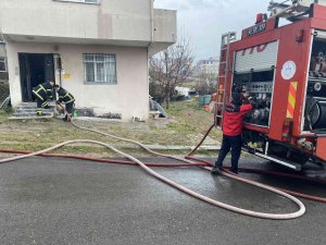 Çatıda Çıkan Yangın Paniğe Sebep Oldu