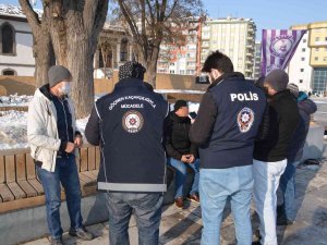 Afyonkarahisar’da Düzensiz Göçmenlere Yönelik Polis Denetimi