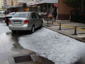 Manavgat’a Yağan Dolu İlçeyi Beyaza Bürüdü