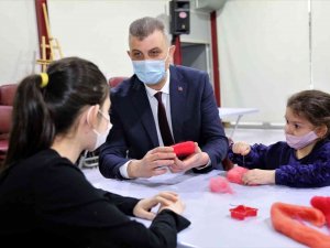 Gölcük’te Öğrenciler Keçe Yapımını Öğrendi