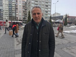 Avm’nin Yürüyen Merdiveninde Annesinin Kucağından Düşen 3 Aylık Bebek Hayatını Kaybetti
