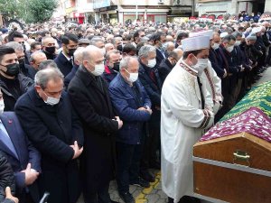 Bakan Soylu, Ankara Emniyet Müdürü Servet Yılmaz’ın Annesi Ayşe Yılmaz’ın Cenaze Namazına Katıldı