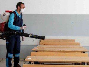 Sincan Belediyesi Yarıyıl Tatilinde Okulları Dezenfekte Etti