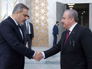Tbmm Başkanı Şentop, Milli İ̇stihbarat Teşkilatı’nı Ziyaret Etti