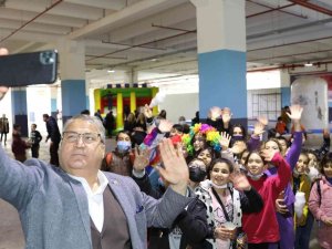 Yunusemre Belediyesinden Çocuklara Tatil Eğlencesi