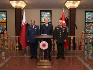Milli Savunma Bakanı Akar, Katar Genelkurmay Başkanı Al-nabet İle Görüştü